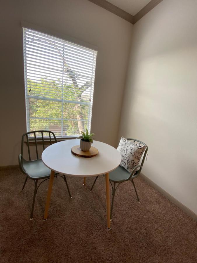 Spacious Galleria Cottage - Self Check In & Free Parking, 4 Beds 2 Bathrooms Houston Esterno foto