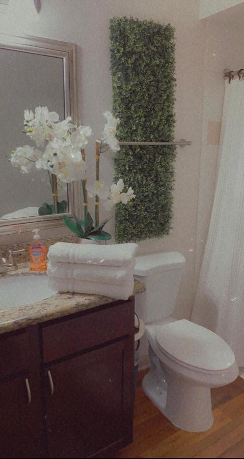 Spacious Galleria Cottage - Self Check In & Free Parking, 4 Beds 2 Bathrooms Houston Esterno foto